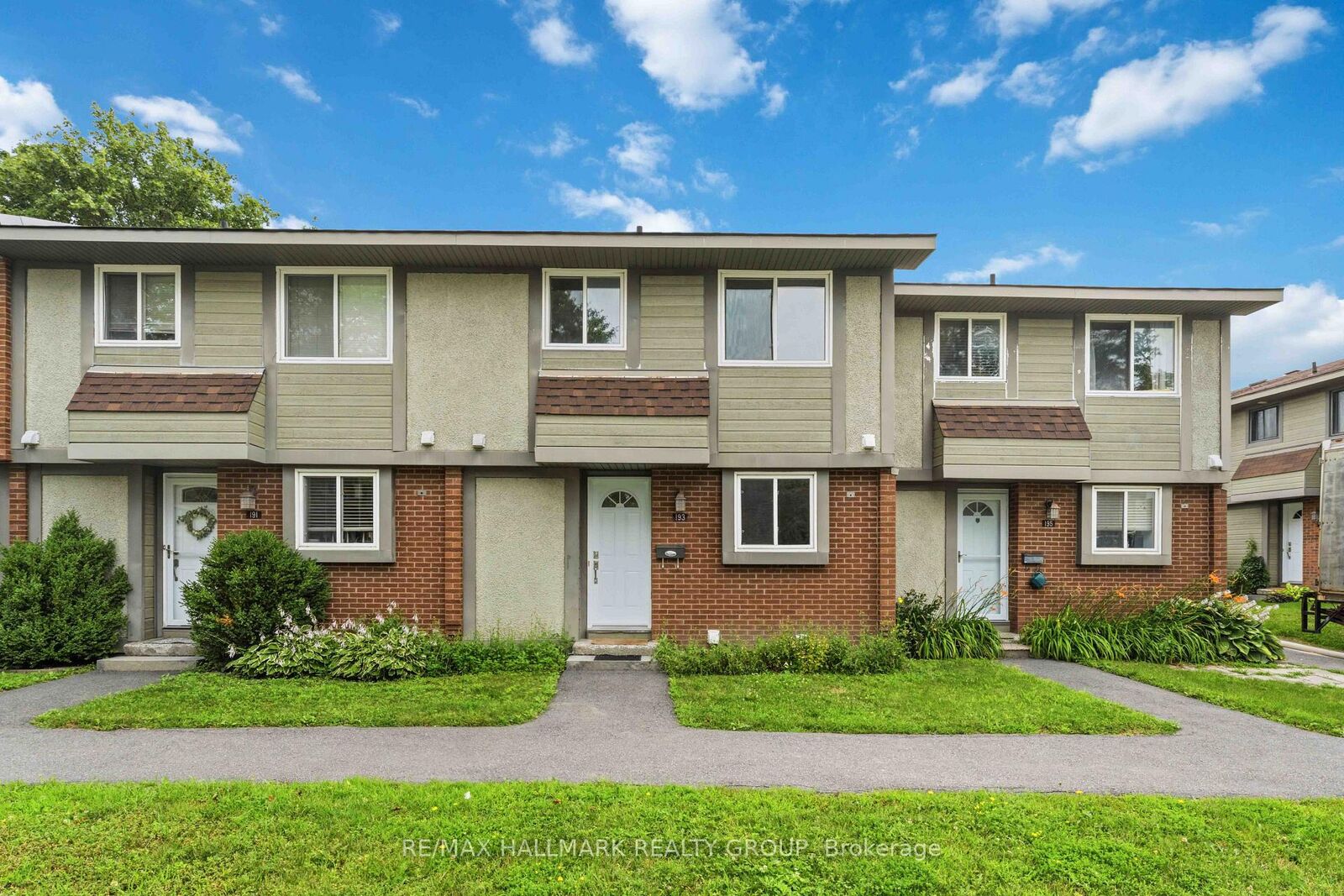 Property Photo:  193 Pickford Drive  ON K2L 2C5 