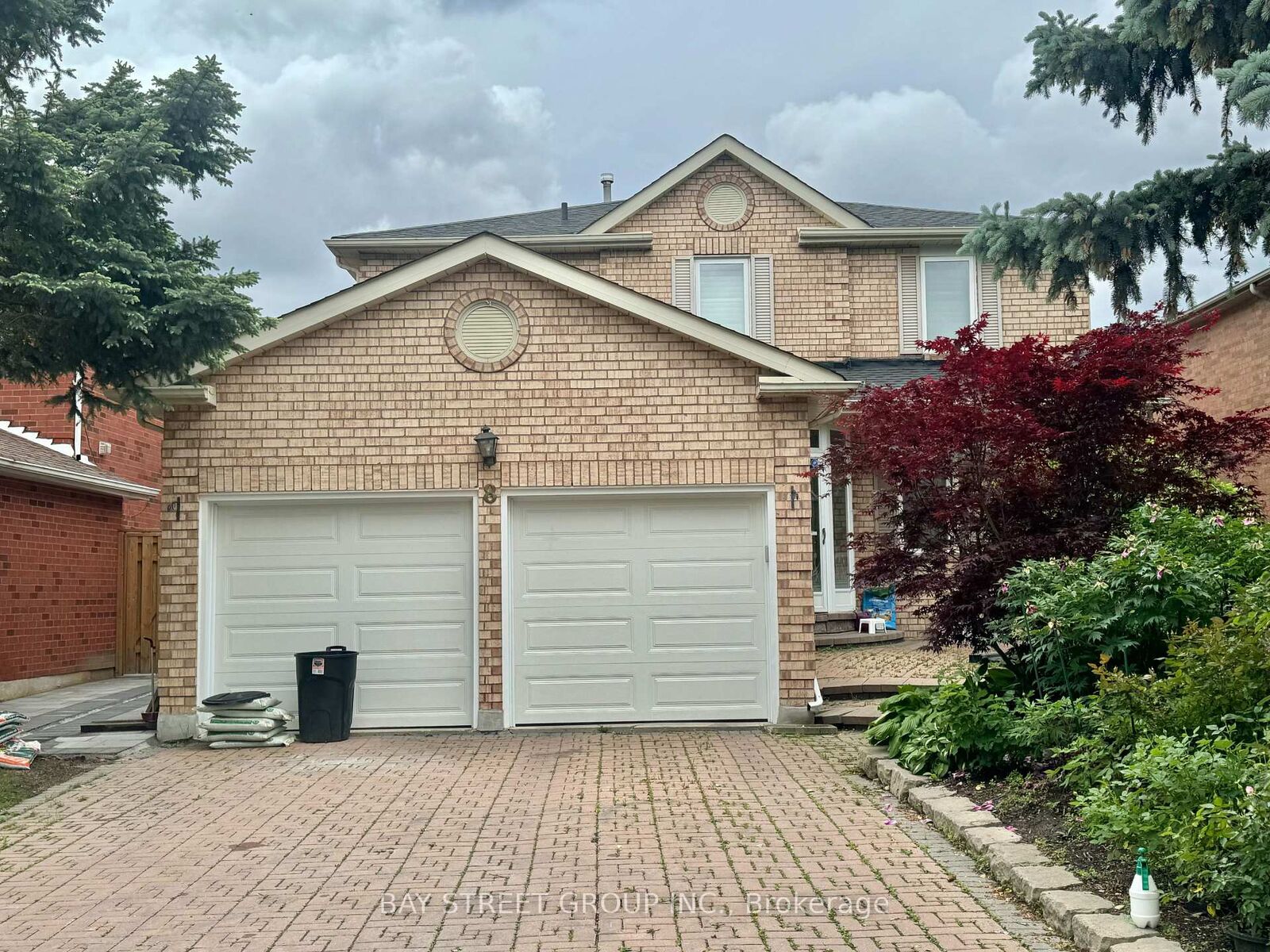 Property Photo:  8 Queensgate Court One Bed In W/O Basement  ON L3R 8L5 