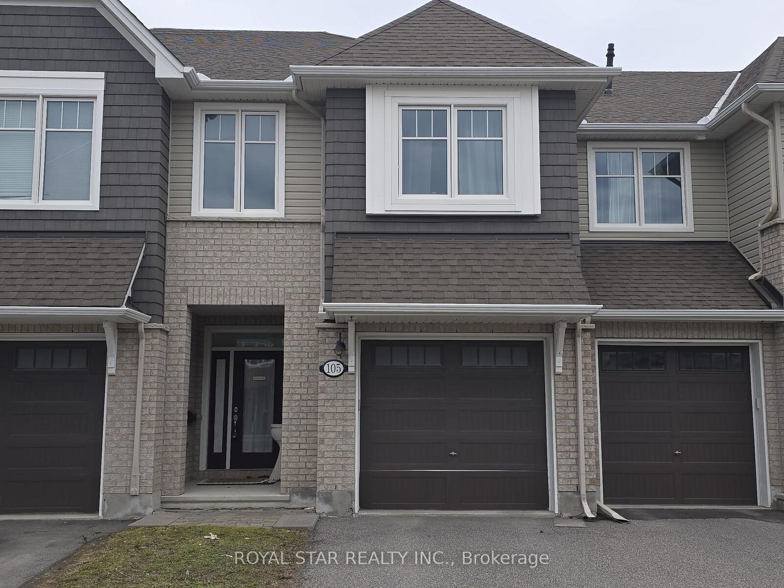 Property Photo:  105 Eric Maloney Way  ON K1T 0R2 