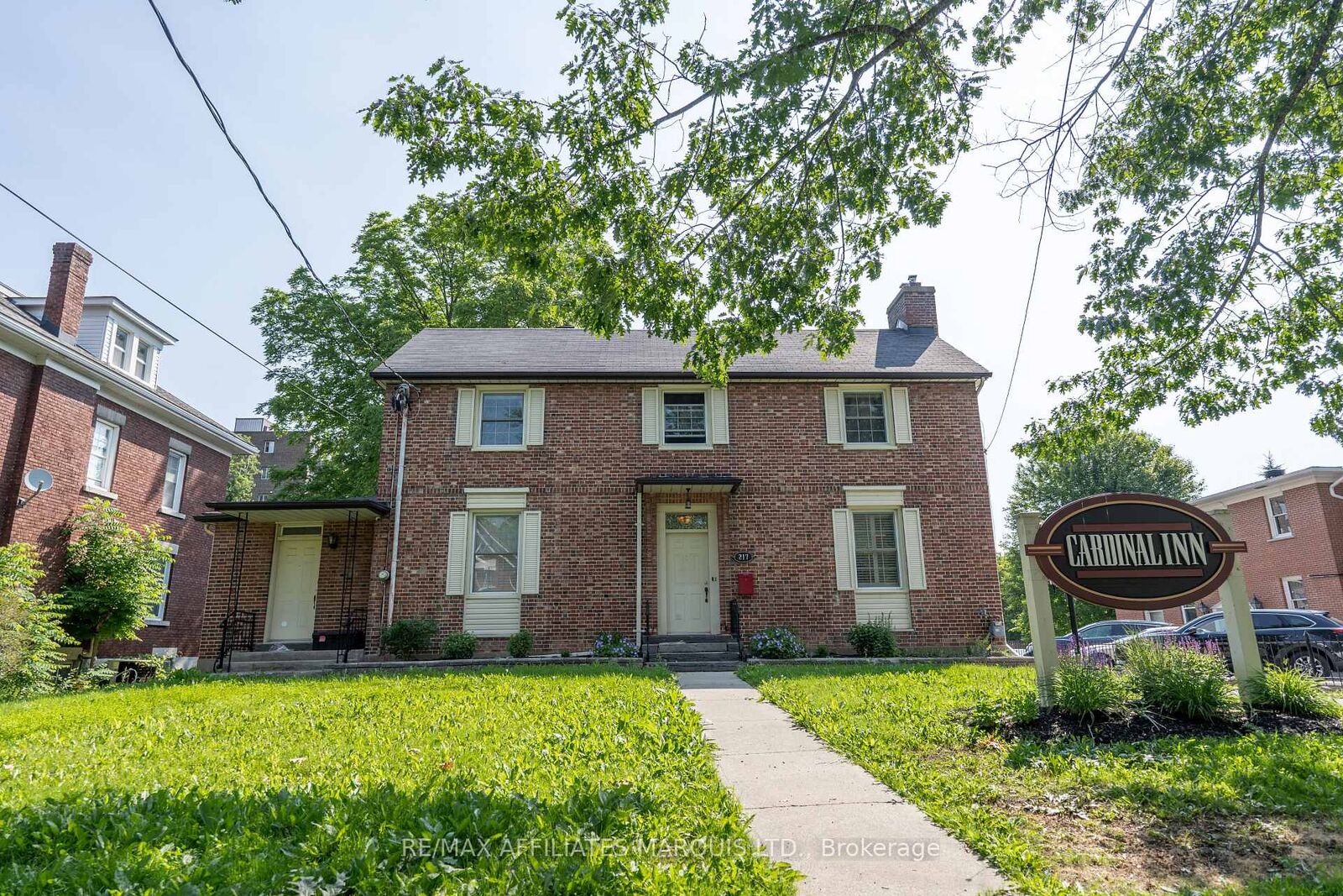 Property Photo:  217 Adolphus Street  ON K6H 3S5 