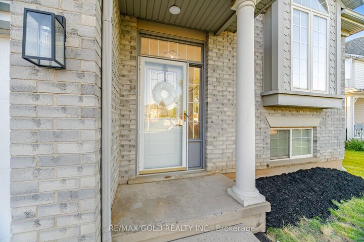Property Photo:  46 Cashel Crescent  ON N3T 6L1 