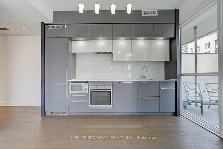 Property Photo:  15 Grenville Street 909  ON M4Y 0B9 