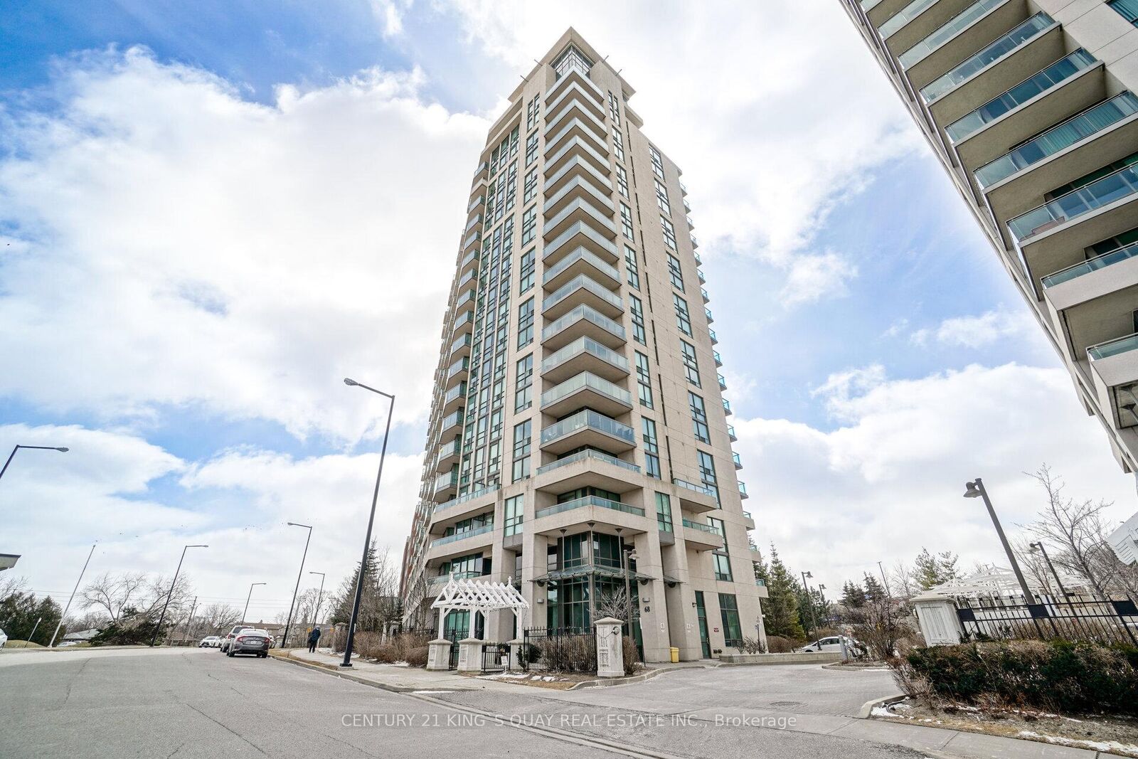 Property Photo: 68 Grangeway Avenue 708 ON M1H 0A1