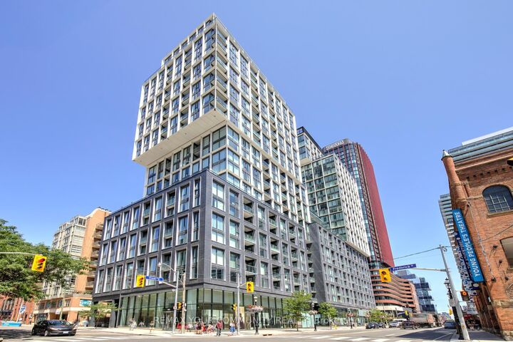 Property Photo: 158 Front Street E 618 ON M5A 0K9