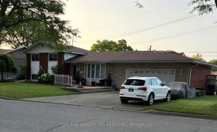 Property Photo: 8842 Roosevelt Street ON L2G 7A2