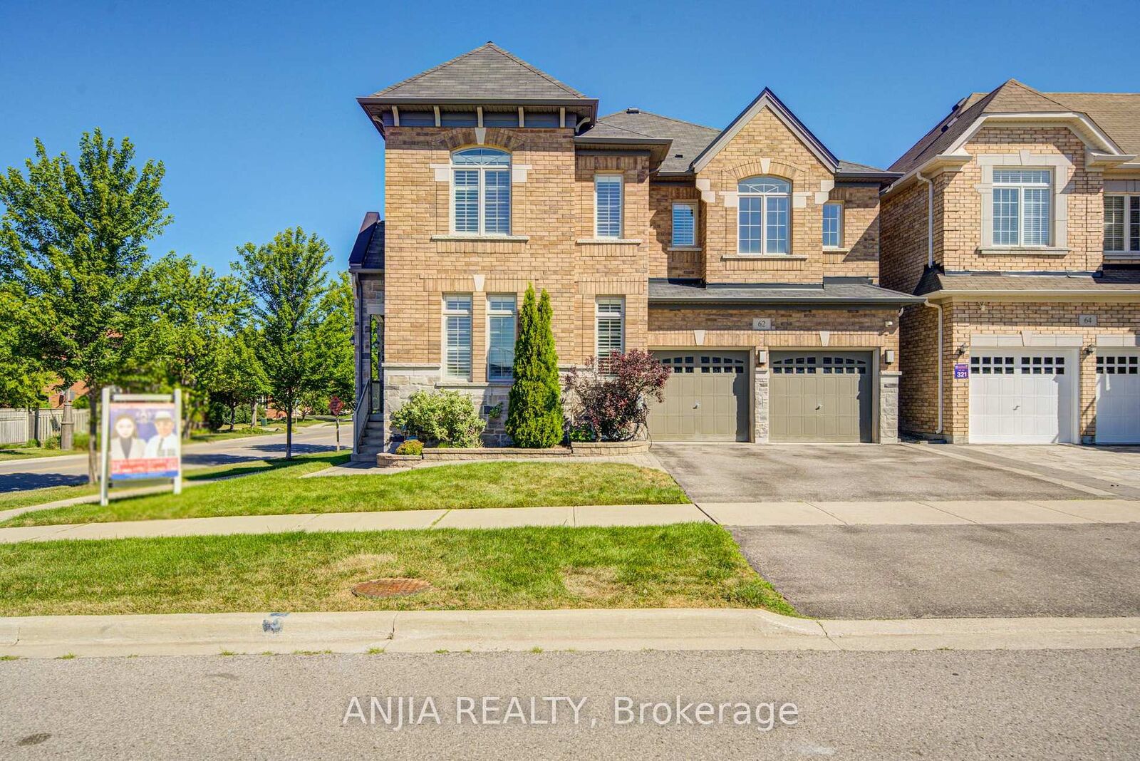 Property Photo:  62 Holst Avenue  ON L6C 0S6 