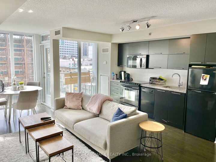 Property Photo:  21 Nelson Street 608  ON M5V 1T8 