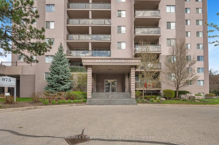 Property Photo:  975 Warwick Court 1501  ON L7T 3Z7 
