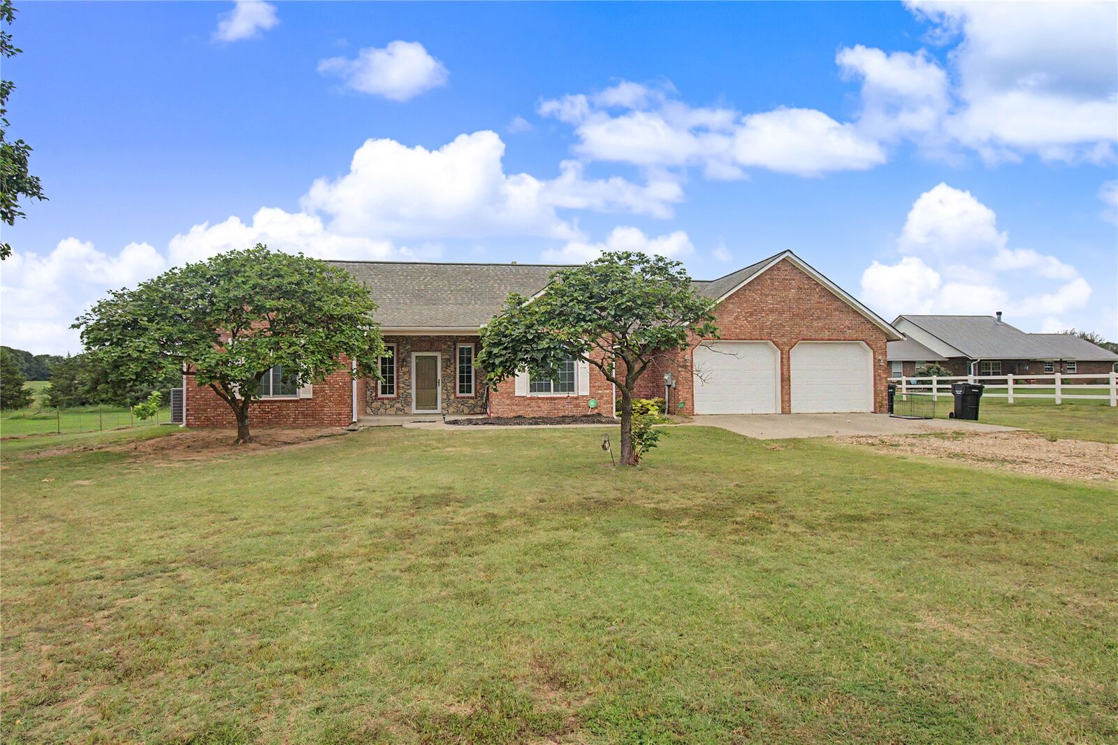 Property Photo:  31359 S 200 Road  OK 74437 