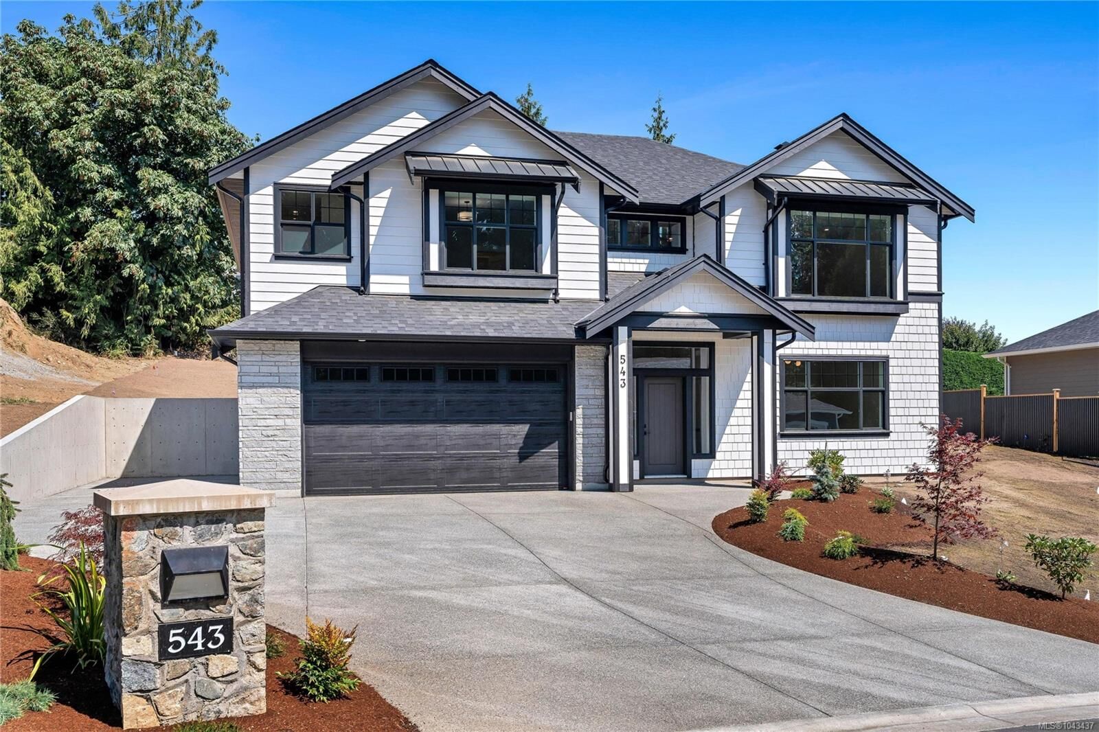 Property Photo: 543 Bickford Way BC V8H 1H7