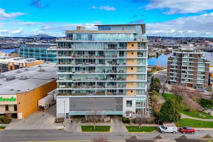 Property Photo:  160 Wilson St #810  BC V9A 7P9 
