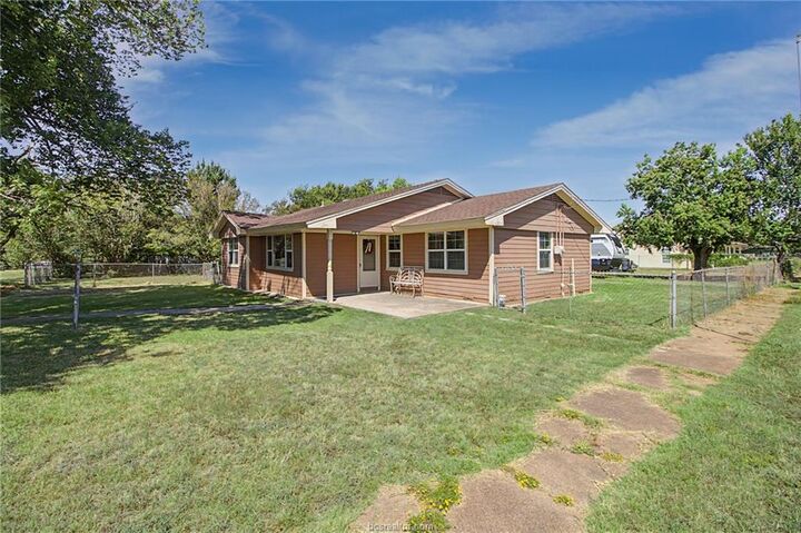 Property Photo:  307 East Barton Street  TX 77837 