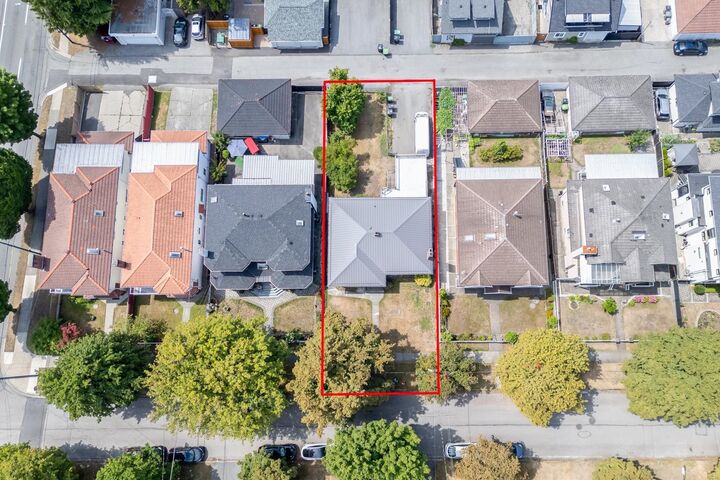 Property Photo: 5655 Lancaster Street BC V5R 4A6