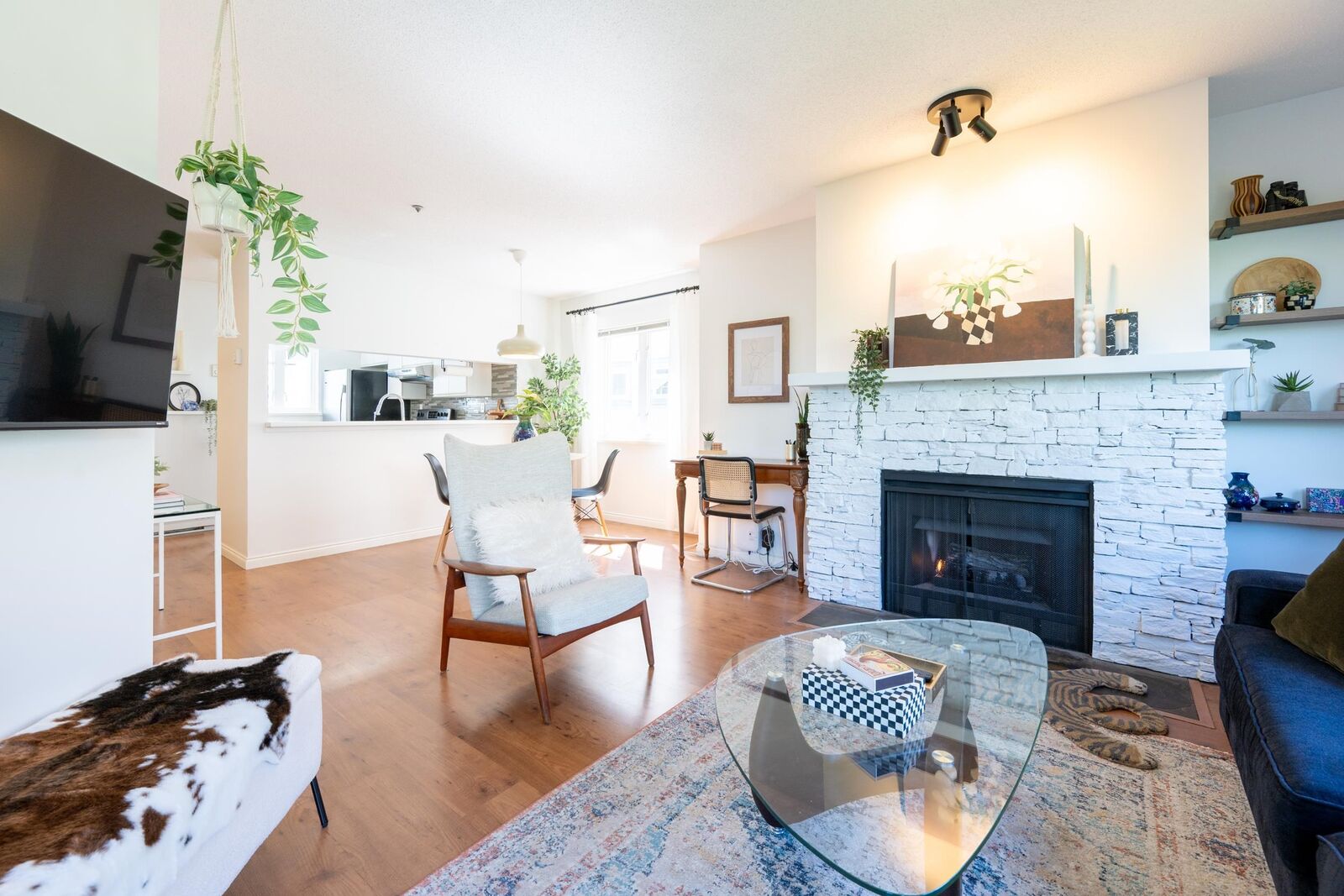 Property Photo:  643 W 7th Avenue 209  BC V5Z 1B6 