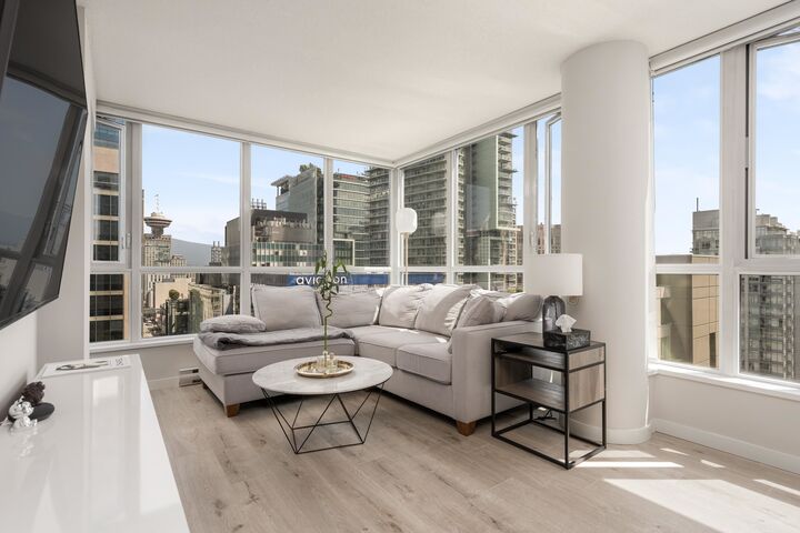 Property Photo:  833 Seymour Street 1503  BC V6B 0G4 