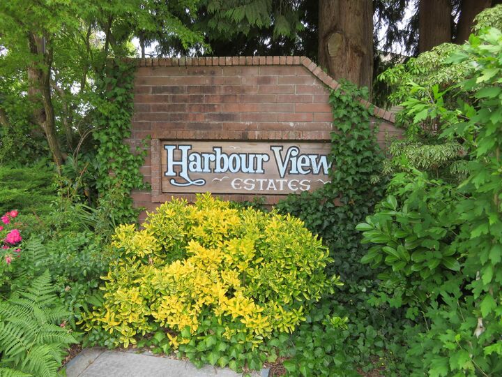 Property Photo: 1895 Yukon Avenue BC V3C 5B6
