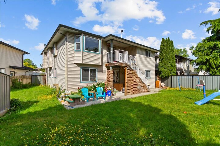 Property Photo: 21549 50A Avenue BC V3A 8W4