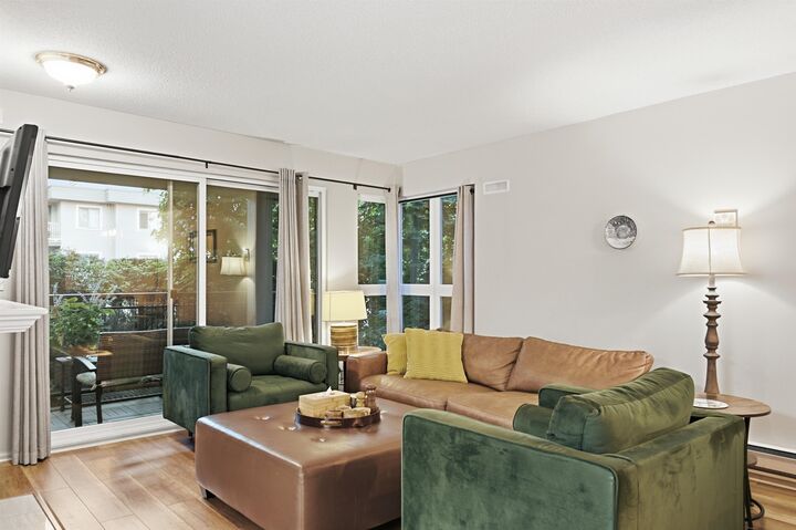 Property Photo: 106 W Kings Road 303 BC V7N 2L8