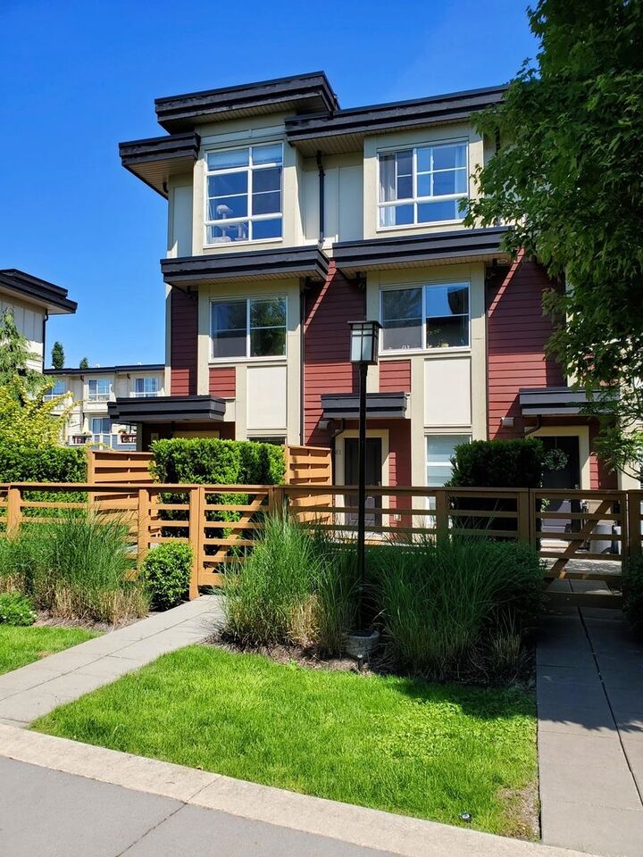 19477 72A Avenue 61 — photo 1