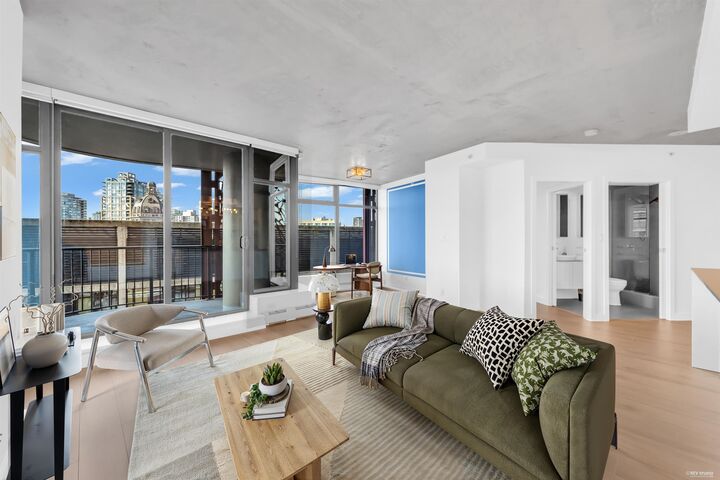 Property Photo: 128 W Cordova Street 1806 BC V6B 0E6