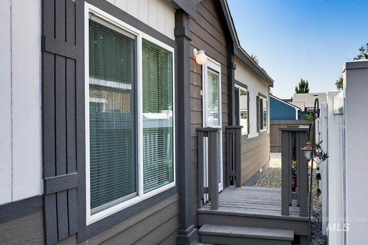 Property Photo: 751 Freedom Ln ID 83617