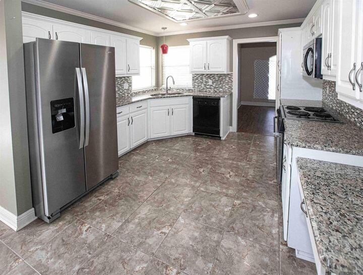 Property Photo: 11137 Gold Cup Ave LA 70816