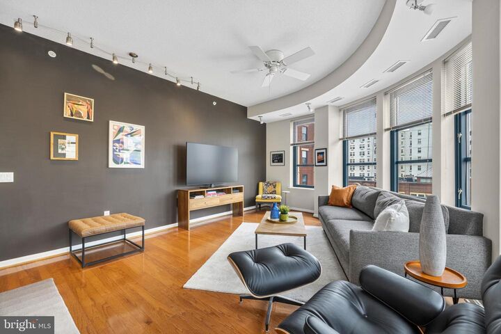 Property Photo:  1390 Kenyon Street NW 517  DC 20010 