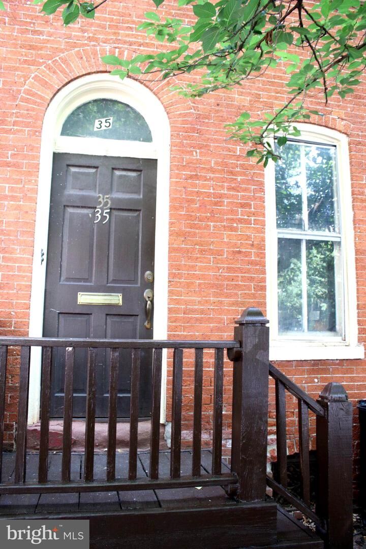 Property Photo:  35 N Mulberry Street  PA 17603 