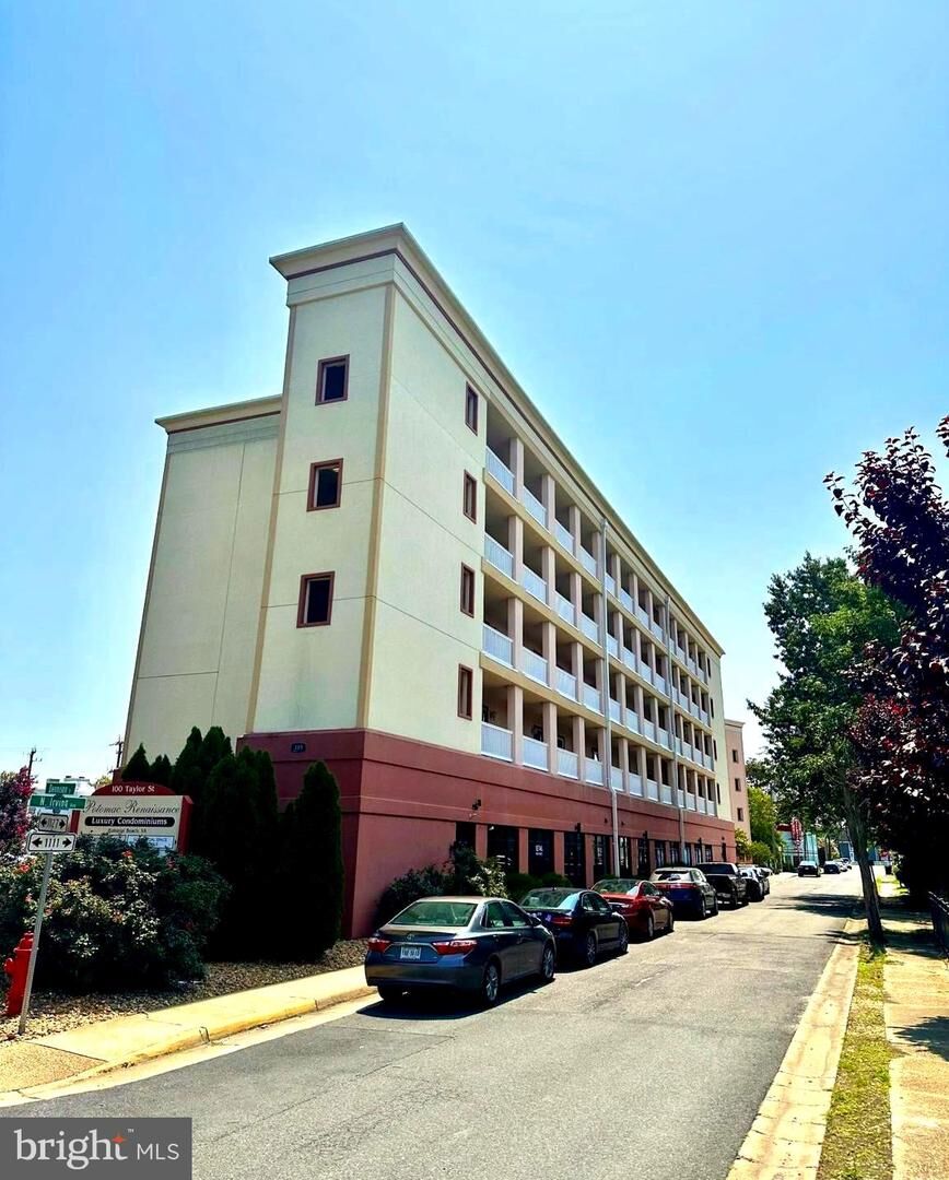 Property Photo:  103 Irving 306  VA 22443 