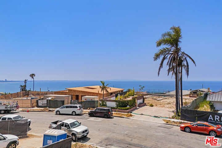 Property Photo:  18439 Wakecrest Dr  CA 90265 