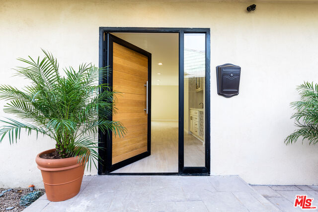 Property Photo:  717 S Westgate Ave  CA 90049 