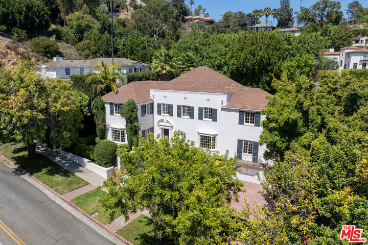 Property Photo:  1910 Outpost Dr  CA 90068 