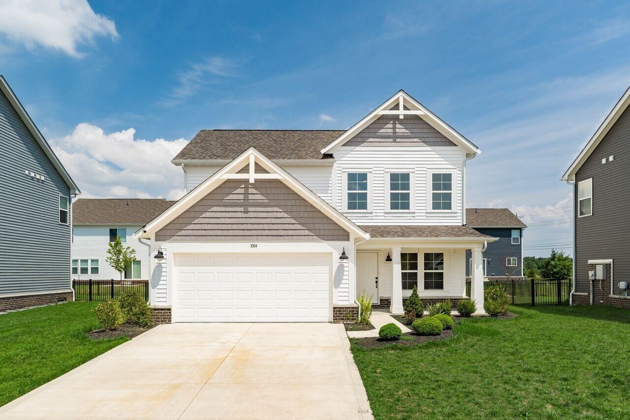 Property Photo:  1004 Beehive Grove  OH 43123 