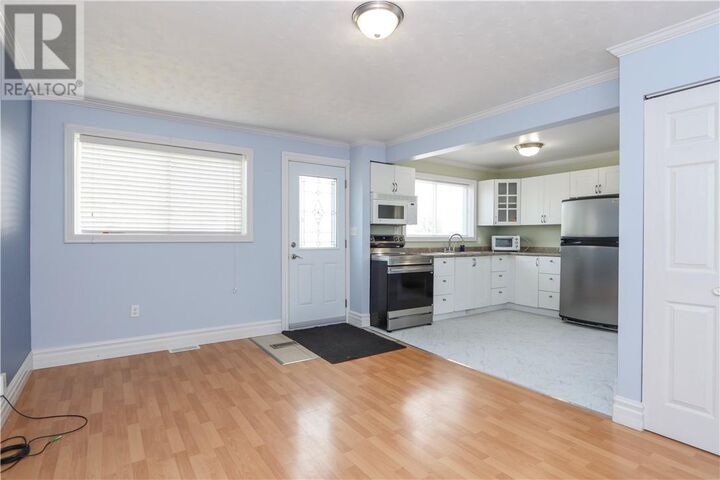 Property Photo:  14 Glover Avenue  ON P3C 3J7 