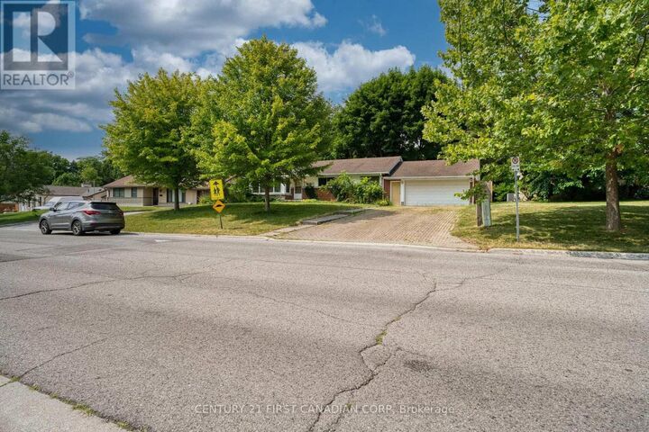 Property Photo:  478 Coombs Avenue  ON N6G 1S7 