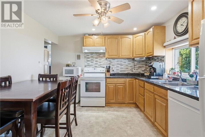 Property Photo:  526 Wood Street  ON P5E 1M4 