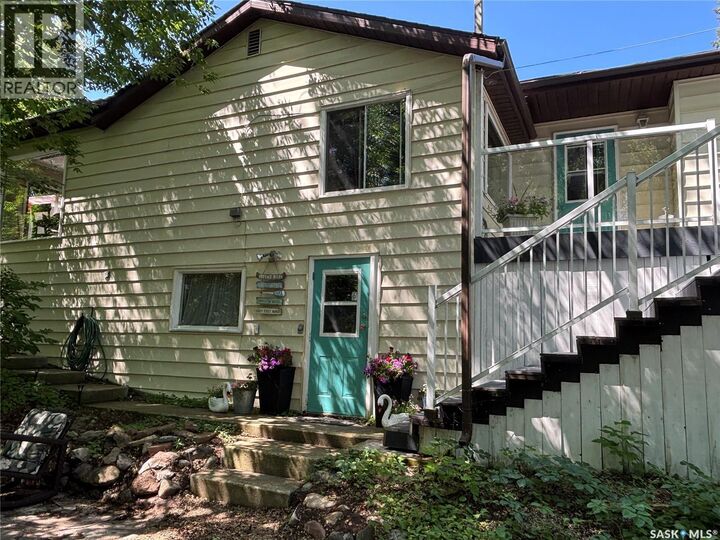 Property Photo:  232 Green Avenue  SK S0G 4C0 