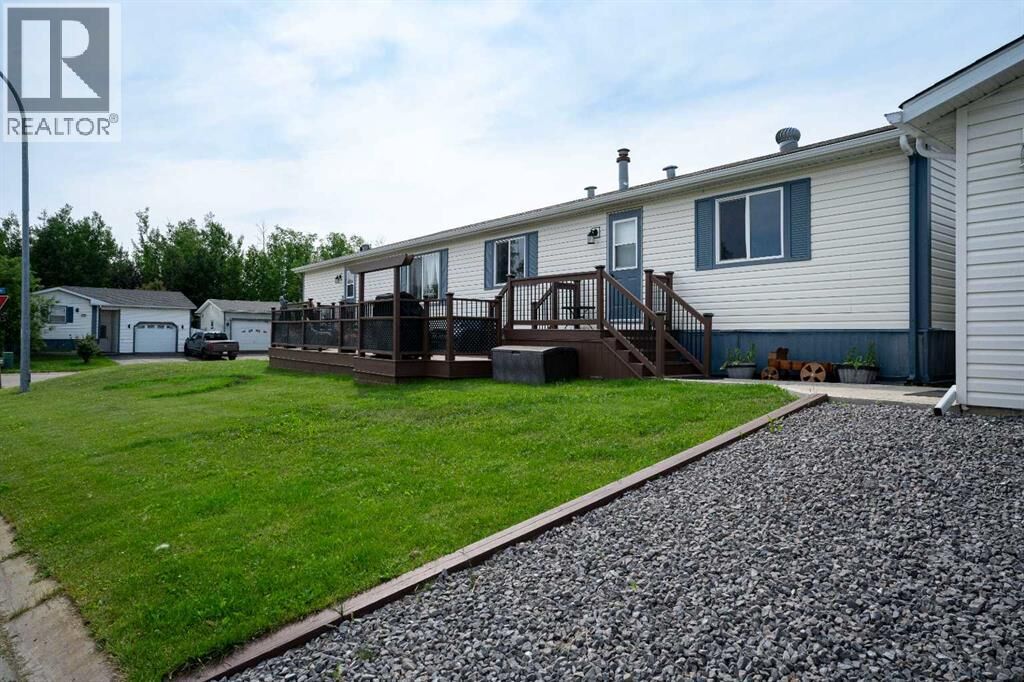 Property Photo: 161 Harpe Way AB T9K 2K6
