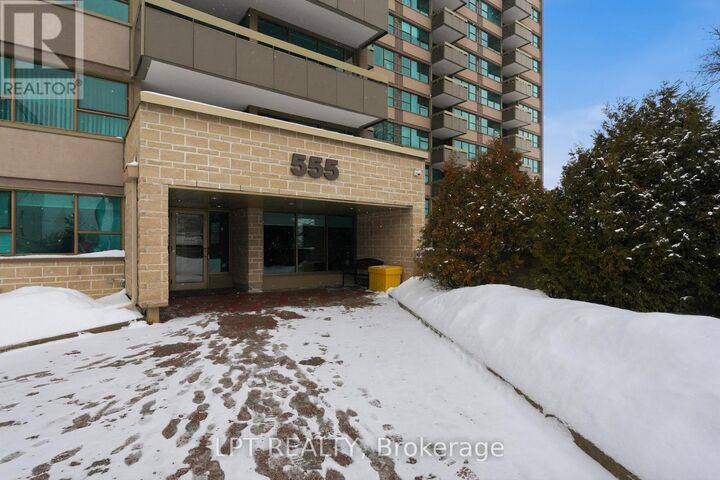 Property Photo:  555 Brittany Drive 1112  ON K1K 4C5 