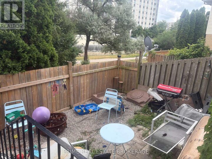 Property Photo: 135 Belmont Drive 44 ON N6J 4J3