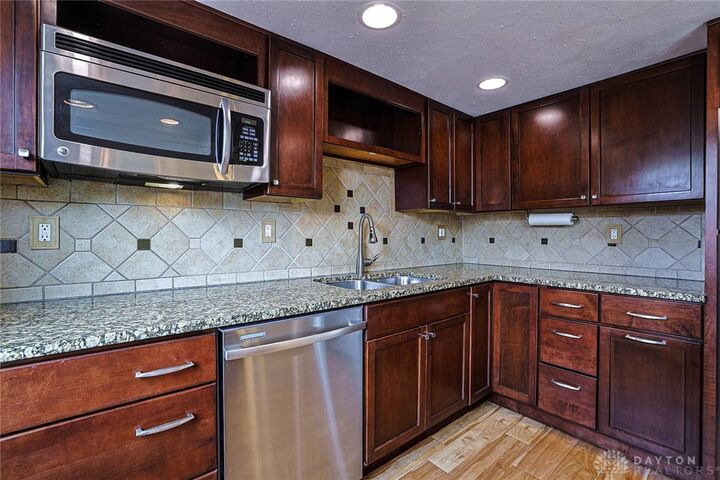 Property Photo:  1438 Crown Point Court  OH 45434 