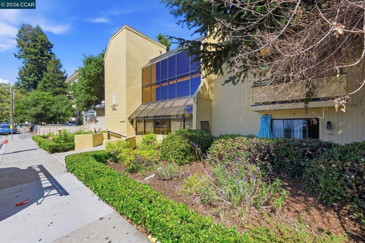 Property Photo: 324 Catalpa St 120 CA 94401