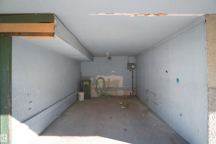 Property Photo:  887 Abbottsfield Road NW  AB T5W 4R4 
