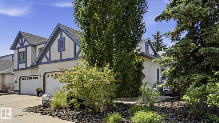 Property Photo: 11249 12 Avenue NW 10 AB T6J 6V6