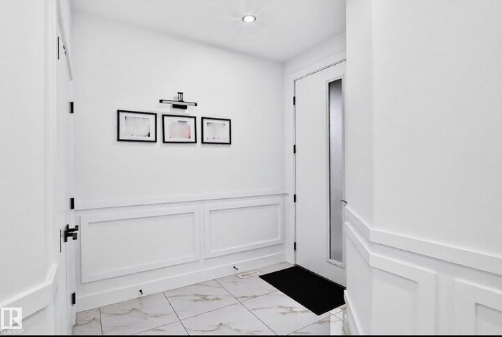 Property Photo: 1924 164 Street SW AB T6W 5J9
