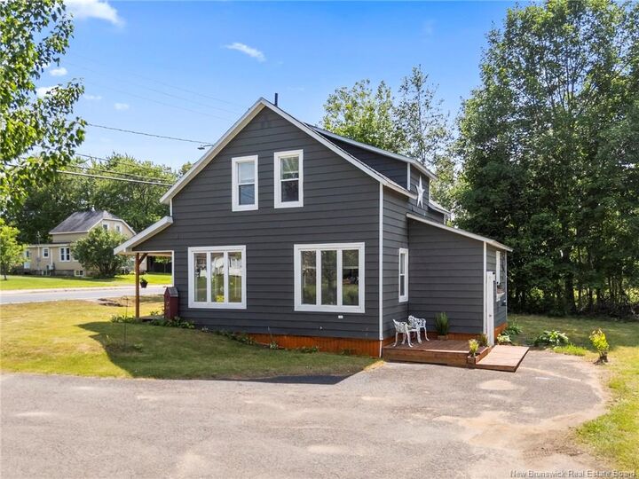 Property Photo: 433 Pleasant Drive NB E4B 2T2