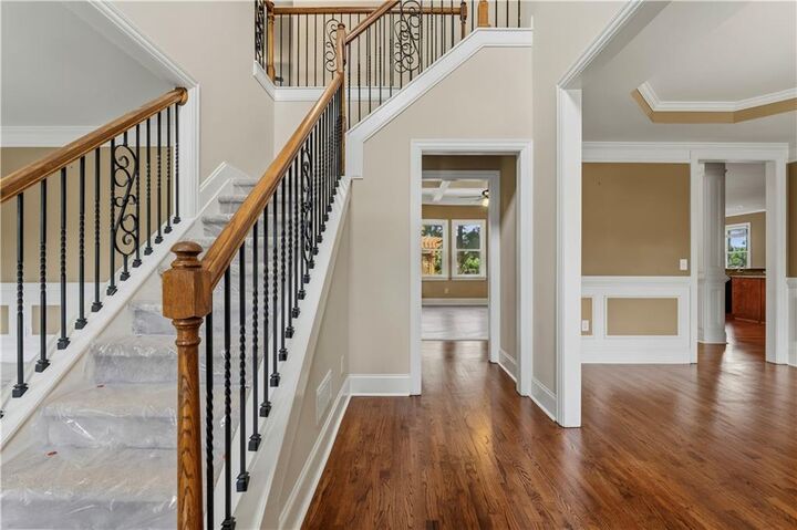 Property Photo:  5605 Viewpoint Ct Court  GA 30024 