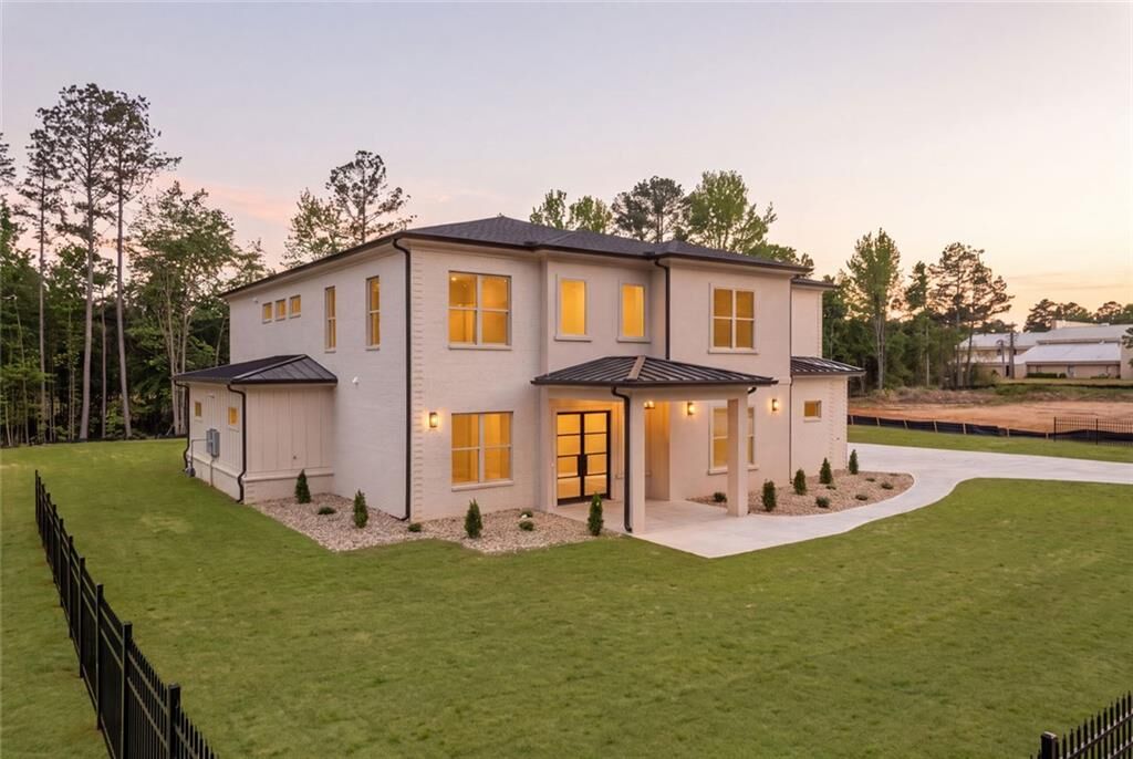 Property Photo: 210 Simonton Road SW GA 30046