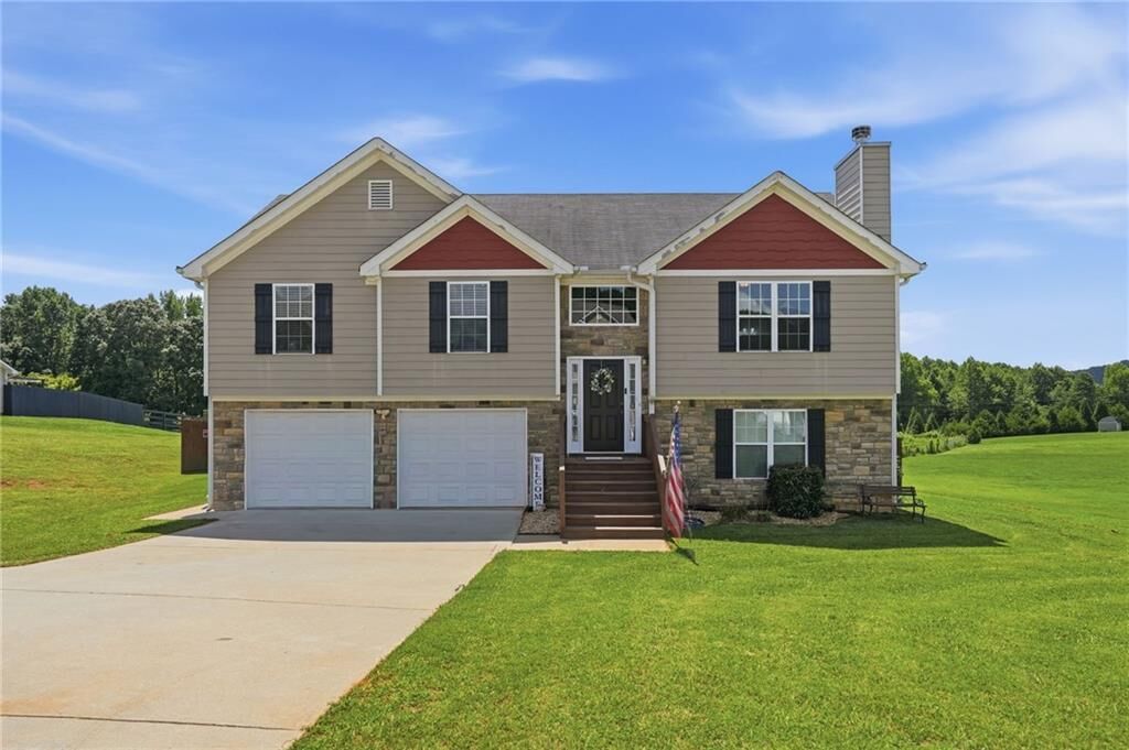 Property Photo:  8241 Mountain Glen Drive  GA 30527 