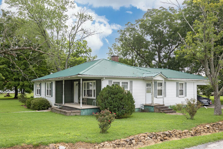 Property Photo:  469 Cash Street  TN 37381 